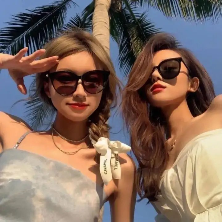宽广的世界海报